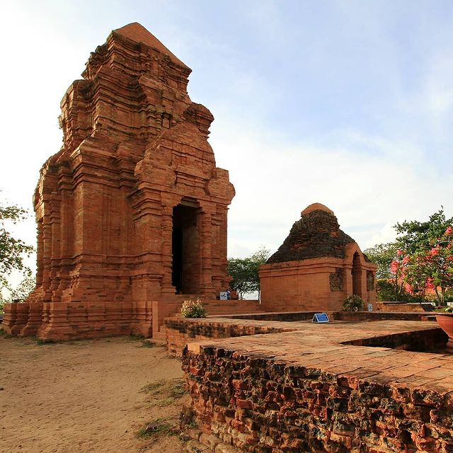 Tháp Pô Sah Inư – Dấu ấn Chăm Pa giữa lòng Phan Thiết